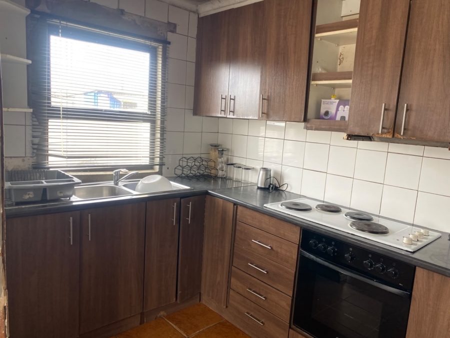 4 Bedroom Property for Sale in Umrhabulo Triangle Western Cape